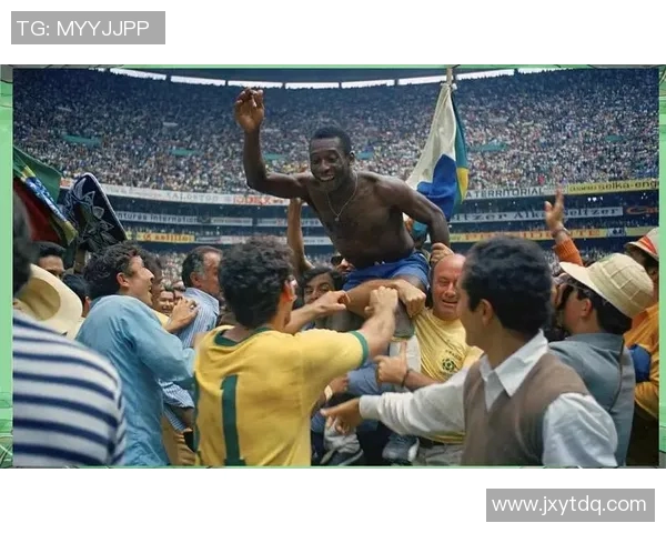 足球明星们纷纷献上祝福致敬贝利传承足球精神与传奇人生