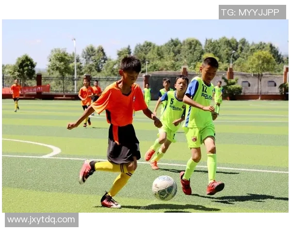 足球明星主题粘土画展现运动激情与艺术魅力的完美结合 足球明星主题粘土画展现运动激情与艺术魅力的完美结合